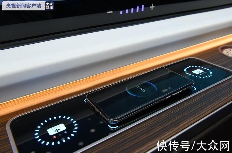 车窗|无人驾驶、5G、主动防撞……来看中车新下线的新型都市快轨列车