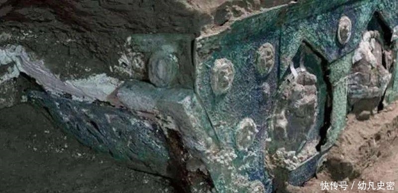 意大利庞贝古城出土华丽罗马战车,几乎完好系意大利首次发现