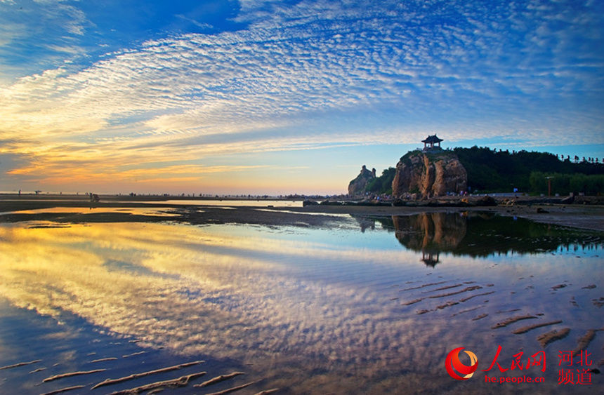 蔚蓝海岸|河北秦皇岛：黄金海岸线 美在山海间