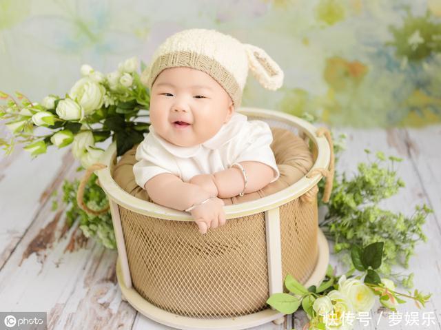 生病|宝宝经常有这5个小举动,家长别以为这是卖萌,可能是生病了