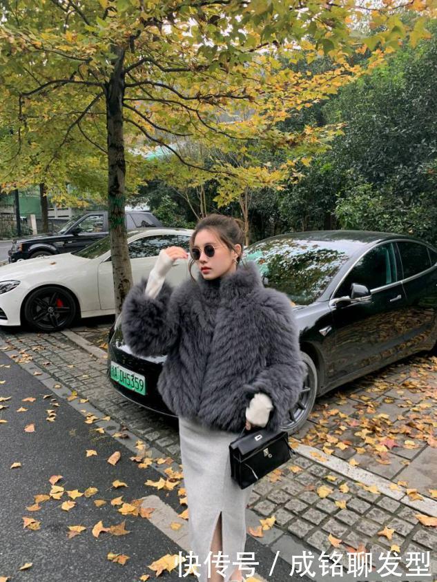 女人的冬装怎么少得了皮草,学会时尚博主的搭配,保暖有限贵气