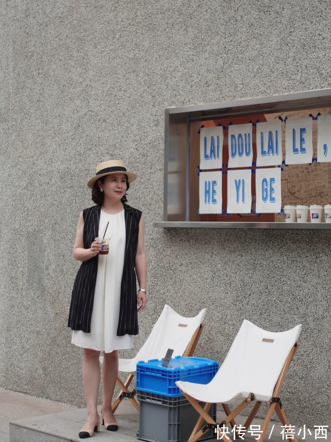 连衣裙|这才是50岁普通女性的穿衣典范，优雅高级显气质，岁月从不败美人