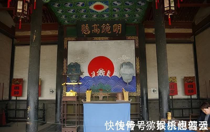 证人#一妇女命案报官,县令:可有证人?妇女:有只公狗!县令:这好办