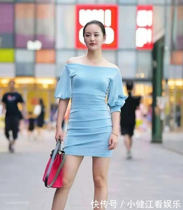 搭配|凹凸紧致的连衣裙美女，装扮才能显得优雅精致，懒散随意