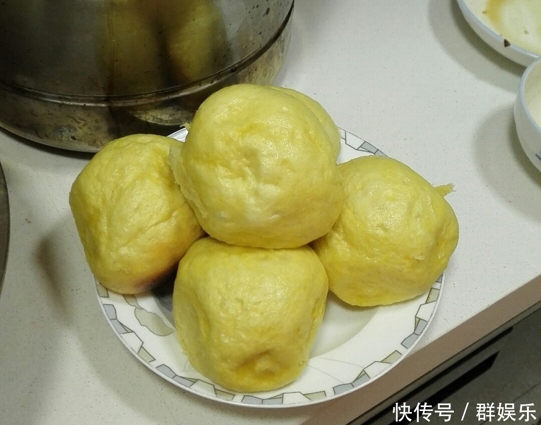 想把馒头做出暄软拉丝的效果,只需要这几步,比面包还好吃