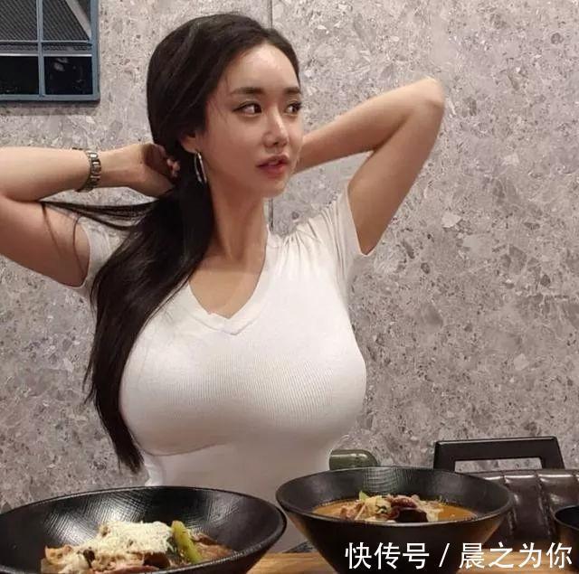 柔韧性|120斤校花模特，健身让她走上人生巅峰，美食和身材她都要