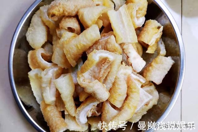 杨桃|家常红烧猪皮,鲜香爽脆,色泽诱人,看到就想吃,连汁水也不剩