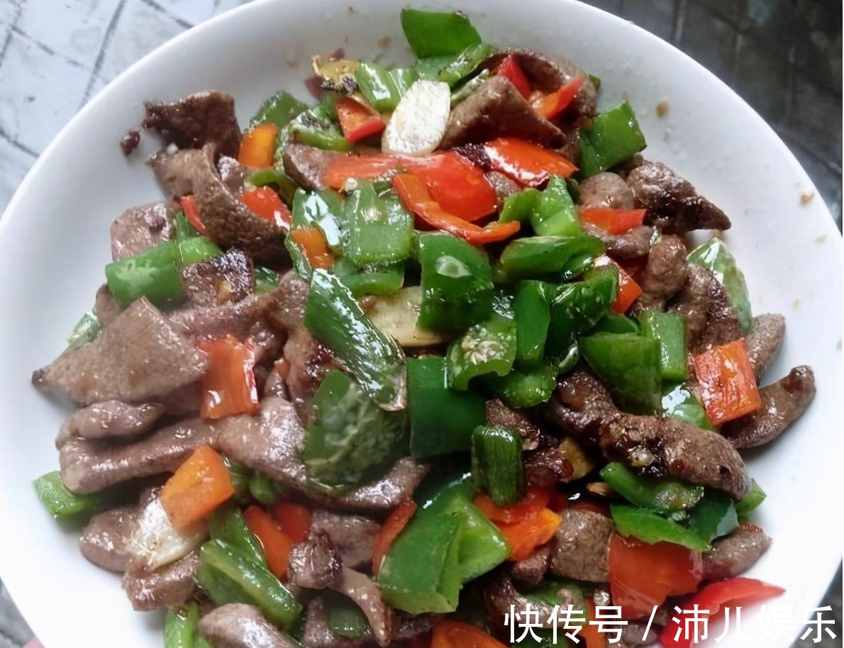 猪肝一炒就变老?因为你只会傻腌制!多加1步,吃起来又香又嫩