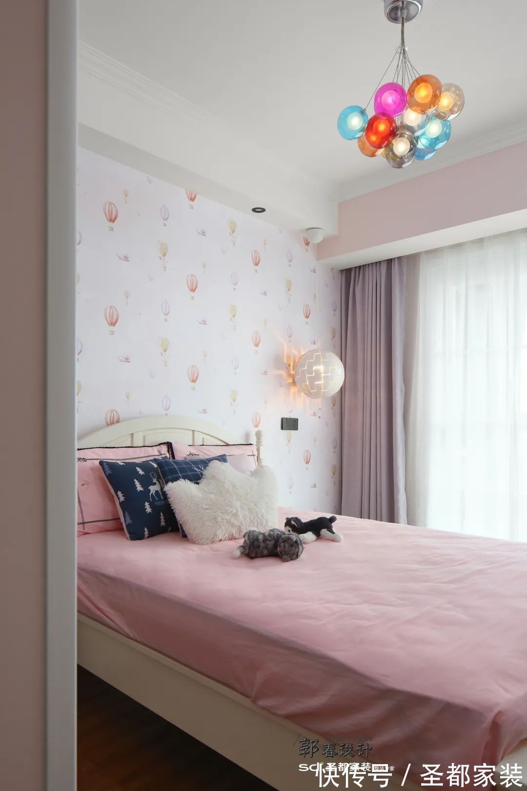 床头灯|三室两厅家装空间的极致利用，能塞下衣帽间，还可打卡小酒吧