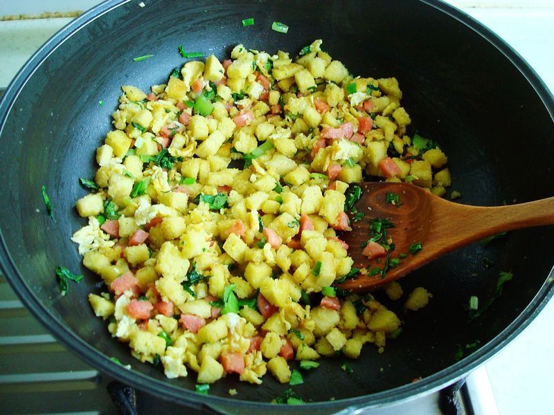 粗粮|想养胃就多吃它，金黄酥软，一锅炒出来，一家老小都能吃