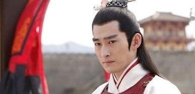 兴唐传@苏烈暗箭射死伍天锡,此将大怒一枪把他刺透,至此结下三代冤仇