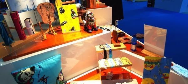 文房四宝|云上鉴宝、科举状元棋、“文房四宝”文具套盒 这个展台为啥吸引人