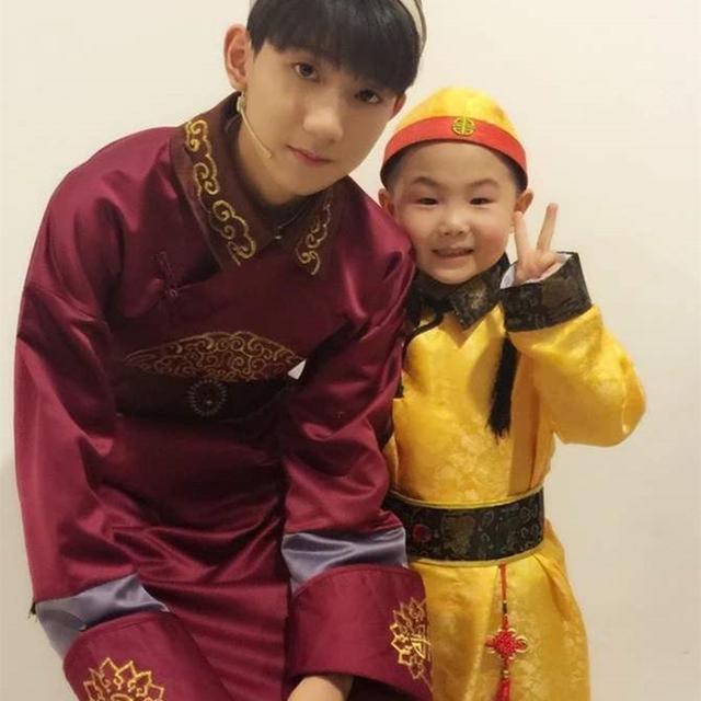 我是大明星|男孩3岁上央视5岁上春晚,为家里年挣百万,现在父母却后悔了