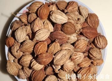 不管炖啥肉,别只会加花椒八角!只需这2样,快速软烂,香浓美味