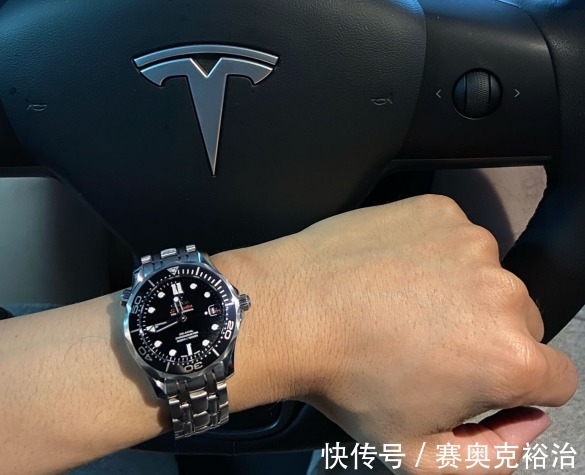 阿弥|初次接触腕表却对欧米茄海马300动了心，结果让人满意