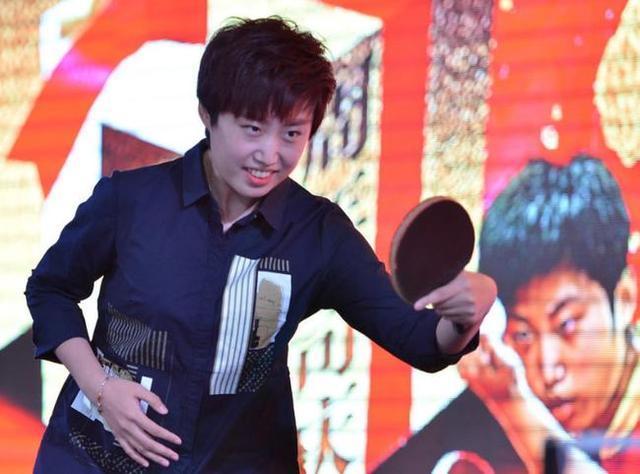国乒冠军|漂亮！国乒冠军郭跃晒近照，重拾球拍气场强大，妆容精致肤白貌美