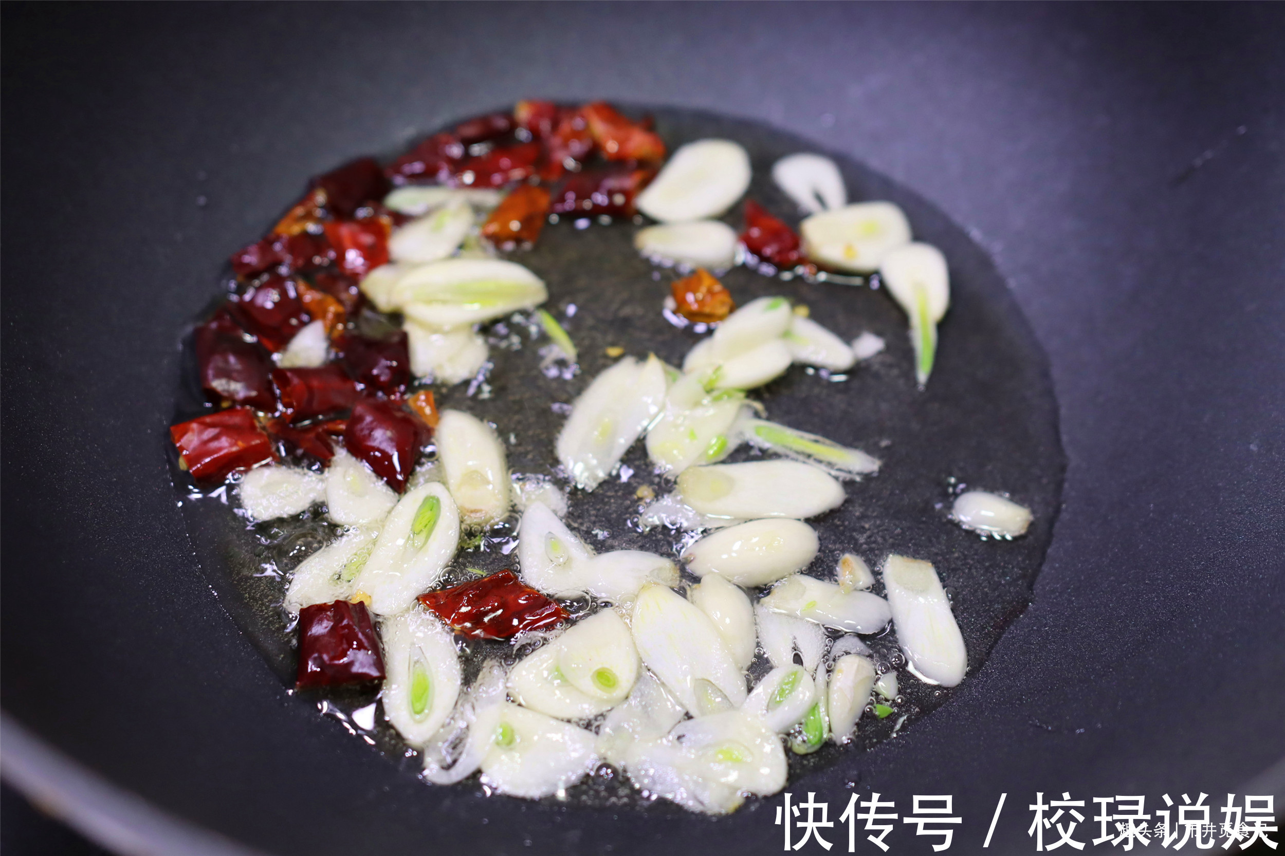 脆爽|炒土豆丝,什么时候放醋焯不焯水弄懂2个重点,土豆酸辣脆爽