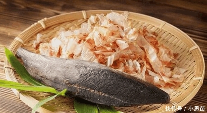 世界第一硬的食物, 硬如坚木, 刀砍不断, 要用刨子削成木屑才能吃