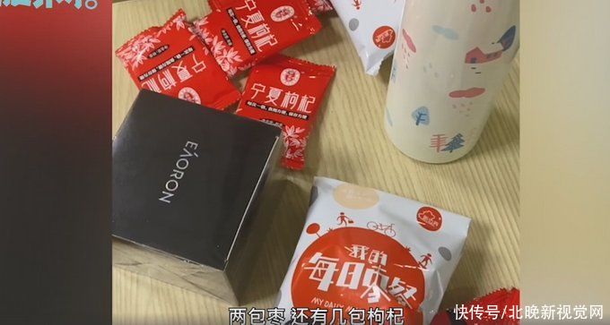 高校食堂给考研学子发知识点蛋糕，把知识点吃到肚子里 网友：满腹经纶