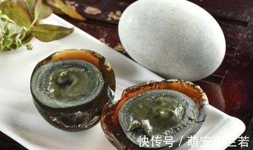 泥灰|买皮蛋时，看到这4种扭头就走的是聪明人，商贩也从不让家里人吃