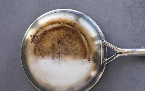 不锈钢|不锈钢锅发黄怎么办?教你一招,把它抹上去,轻轻一擦光亮如新