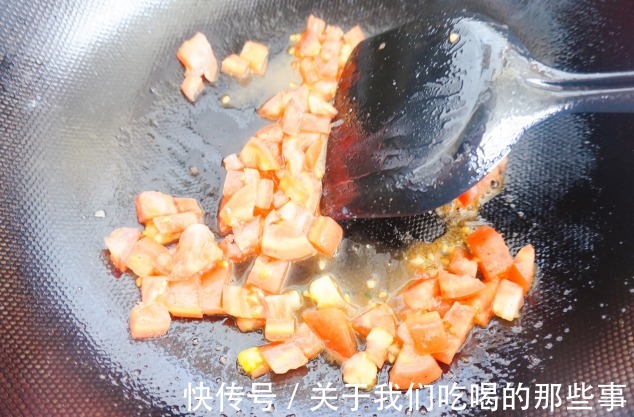 鲜上加鲜|西红柿炒鸡蛋,好吃的秘诀是“顺序”!学学大厨的做法,软嫩鲜香