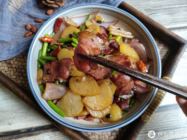 腊肉土豆片|炒腊肉时，切记别直接下锅炒，多加一步，腊肉口感更好更入味