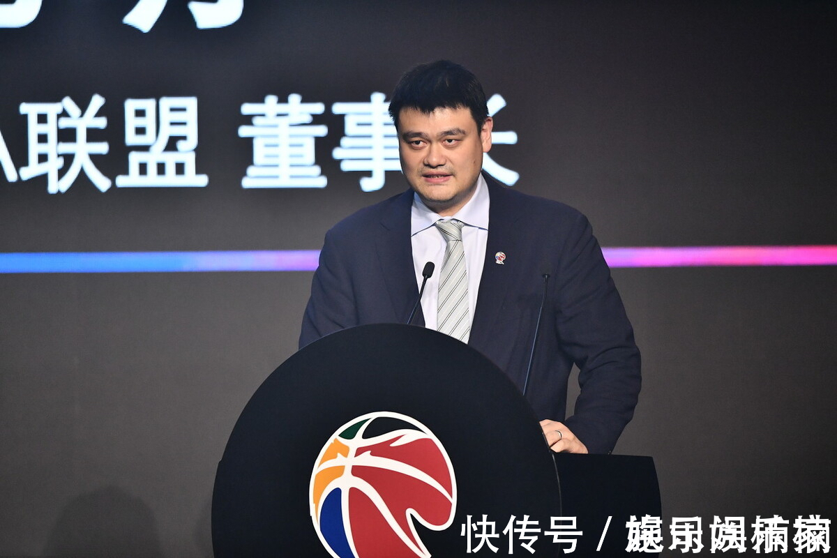脑震荡|重罚闫军!宗赞脑震荡+鼻梁重伤,CBA恶意伤人却被裁判无视