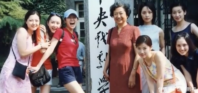 蘇茉爾|初次唱跳就驚艷全場，胡靜憑什么在《浪姐》公演拿到高分？