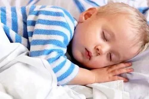 宝宝|宝宝睡觉时,若有这3个反应,说明大脑发育好,将来可能是高智商