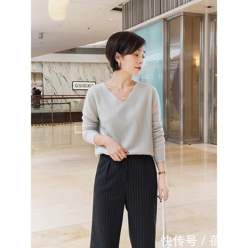 秋季|秋季穿“针织衫”最知性优雅,学会这4种搭配就OK,气质到骨子里