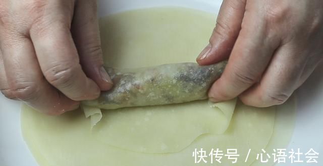 饺子皮别只会包饺子，教你特色新吃法，比包子简单，比饺子好吃