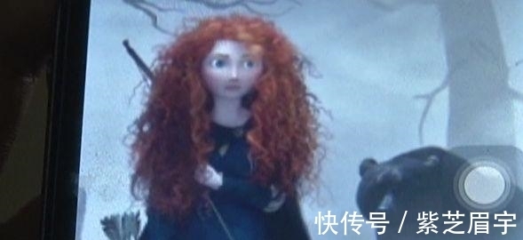 刘女士 女子花800元坐4小时烫头发!睡一觉起来直了!发型师也说委屈