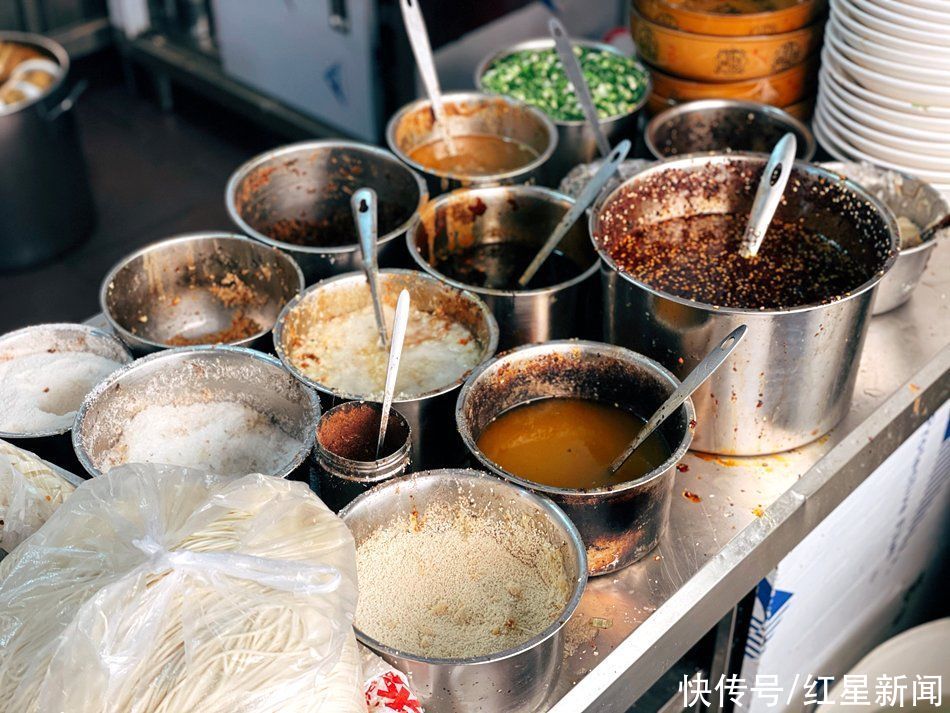 巷子 成都西门这条“涂鸦街”最近重新火了！近800米的小巷，藏着儿时记忆中的夏天