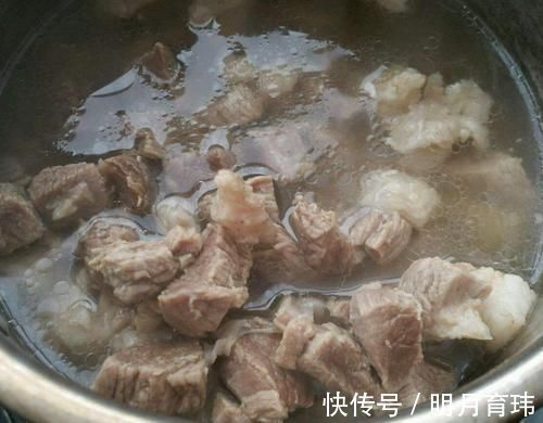 羊汤|炖羊肉时千万不要乱放,放了它又膻又腥还不鲜,一锅羊肉白炖了
