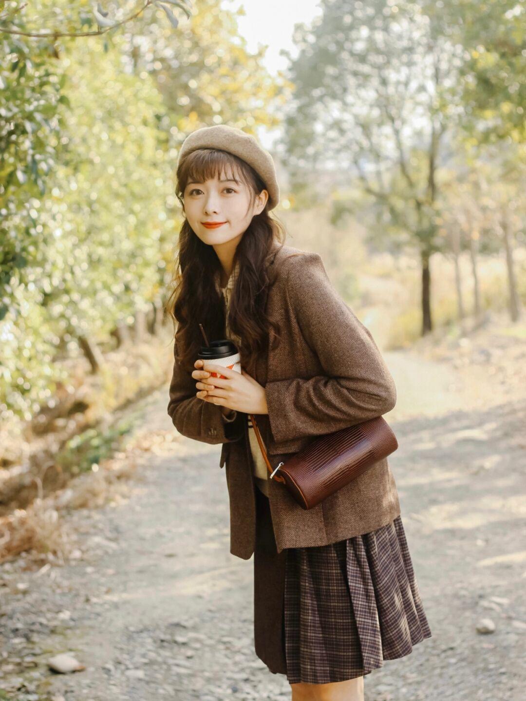 黄黑皮|冬天职场通勤怎么穿?看看这些干练利落的“西装”搭配,时髦精致