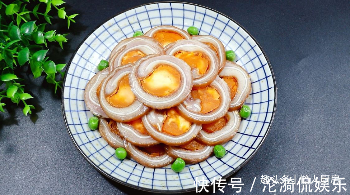 年夜饭的压轴菜，脆耳黄金卷，好吃又好看，寓意心花怒放