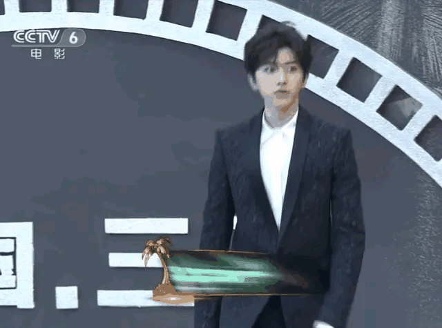 蔡徐坤|明星現(xiàn)實(shí)生活中長什么樣子？