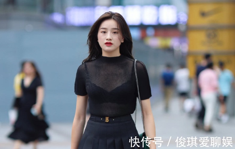 衣服|穿搭的协调性，找到适合自己的风格，不可盲目追逐时尚