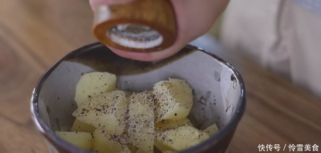 教你做土豆全网最红的吃法,不光颜值爆表还好吃到舔盘子