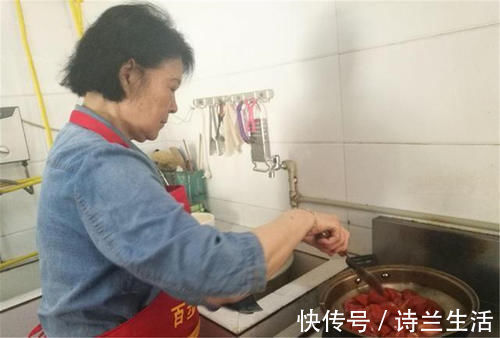 老人家|有种“新型啃老”正在蔓延,父母被慢性榨干,却还夸子女孝顺