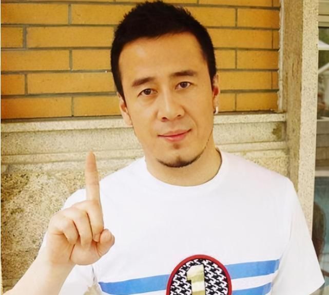 现状|“讽刺”刘德华,“挖苦”刀郎,被前女友养3年的杨坤,现状如何