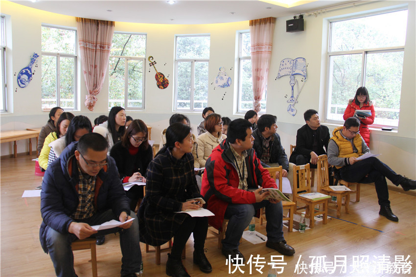 父亲|为参加小学家长会,父亲把衣服“反过来”穿,被其他家长夸情商高