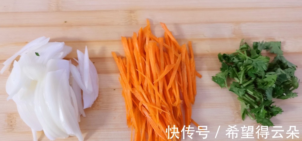 洋葱|夏天，凉菜如此做，上桌就抢光，开胃下饭，比吃肉还过瘾，太香了！