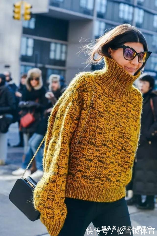 红+ 秋冬季,毛衣就买这4个“显白色”,高级不说还减龄,黄皮也能穿