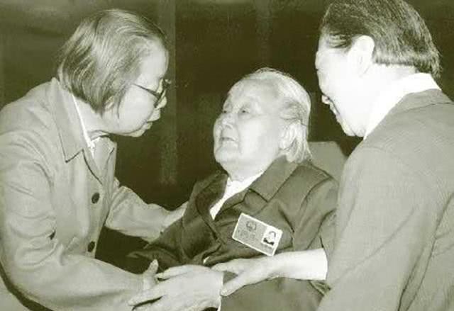 月入|宋庆龄闺蜜:7岁绝食抗婚,月入1000大洋,死后发现首饰全是假货