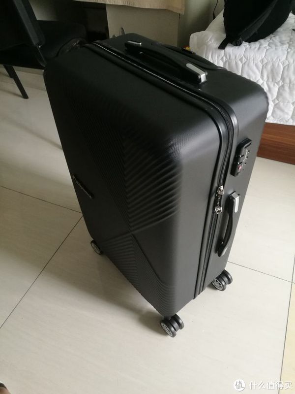 箱包|图吧的日常 篇二百七十三：300块钱的外交官DS-13008 26寸旅行箱包开箱测评