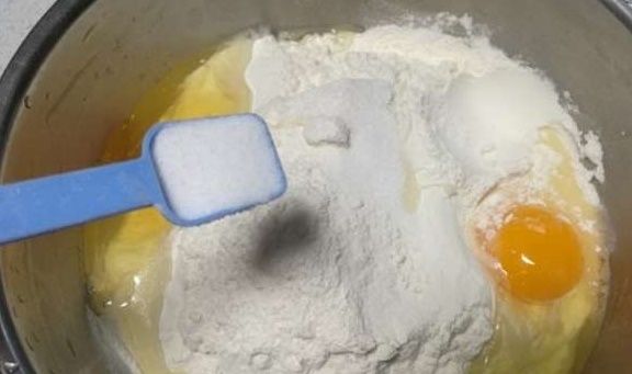 为什么有人蒸馒头面里加盐油糖？在面粉与酵母发酵过程中有啥作用