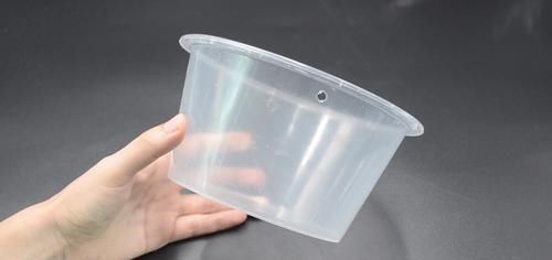 塑料打包盒上穿一根筷子,用途太棒了,解决了很多家庭困扰的烦恼