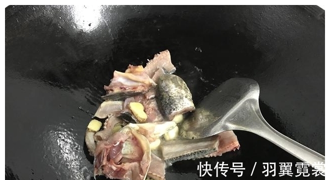 黑鱼|黑鱼这么做，鲜美嫩滑，开胃又下饭，比酸菜鱼还好吃